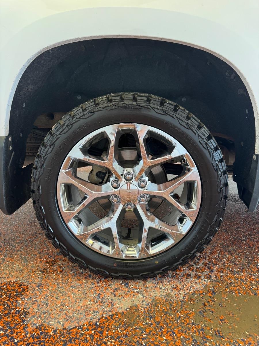 Chevrolet Silverado 1500 LTD 4WD Crew Cab 147" High Country 2022
