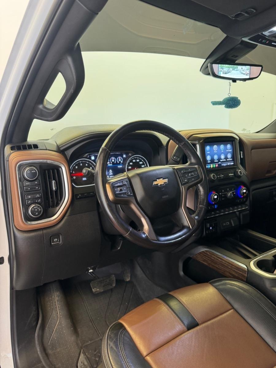 Chevrolet Silverado 1500 LTD 4WD Crew Cab 147" High Country 2022