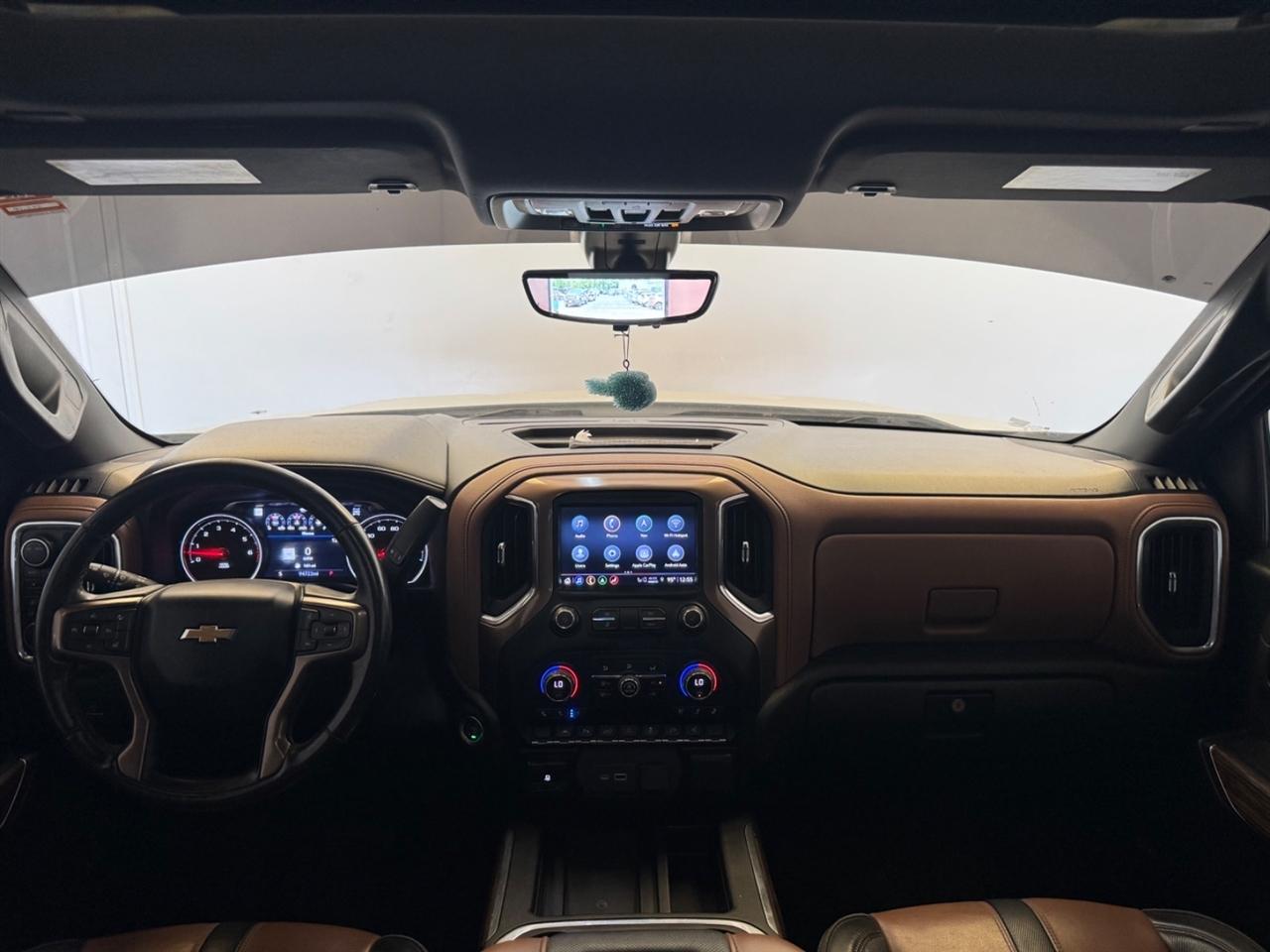 Chevrolet Silverado 1500 LTD 4WD Crew Cab 147" High Country 2022