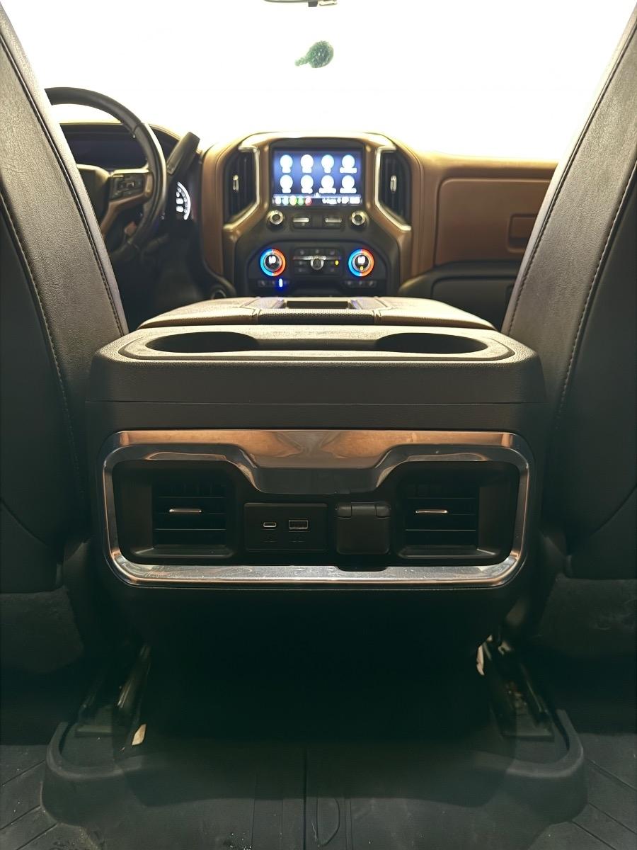 Chevrolet Silverado 1500 LTD 4WD Crew Cab 147" High Country 2022