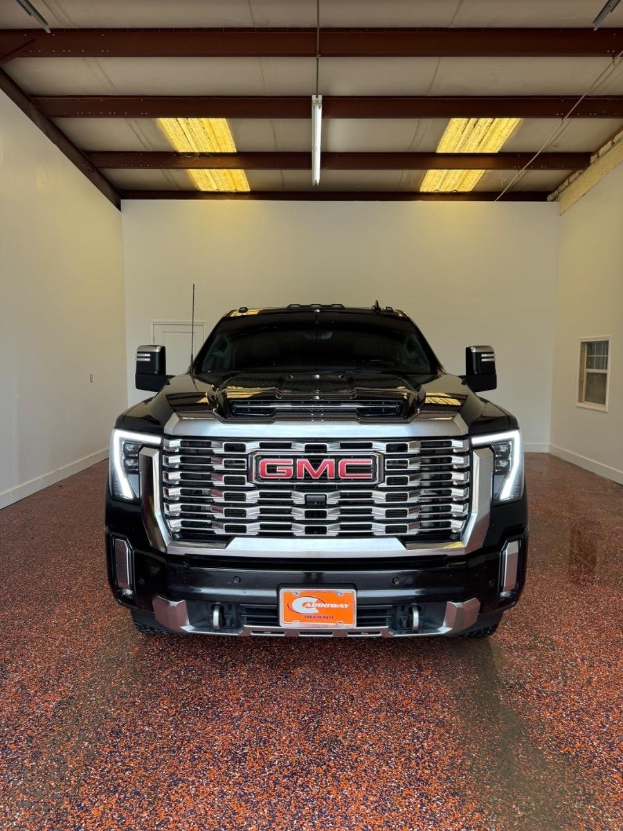 GMC Sierra 3500HD 4WD Crew Cab 172" Denali 2024
