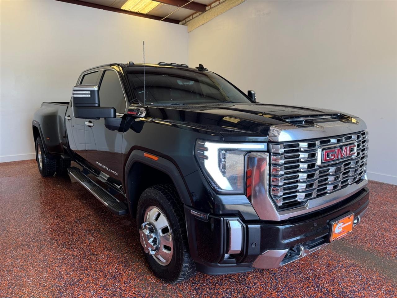 GMC Sierra 3500HD 4WD Crew Cab 172" Denali 2024