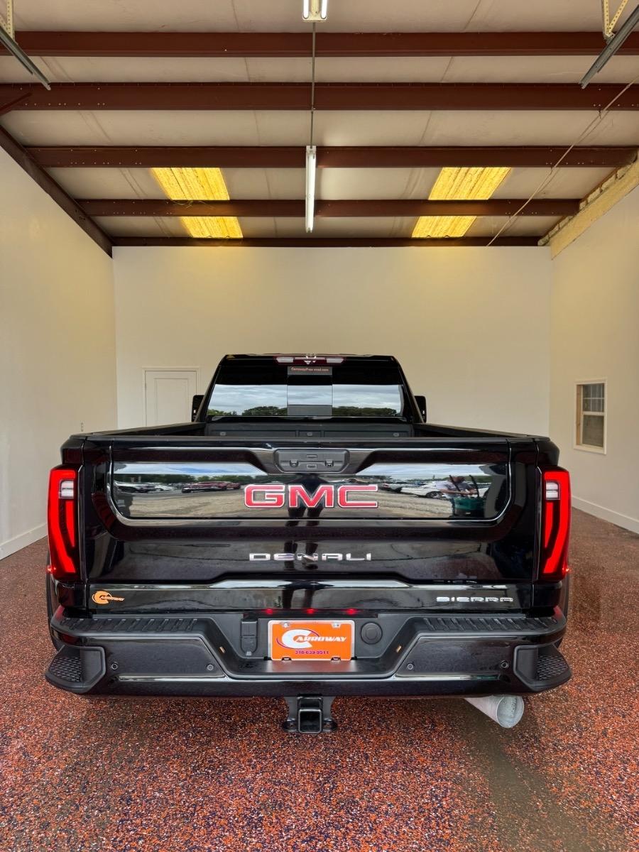 GMC Sierra 3500HD 4WD Crew Cab 172" Denali 2024