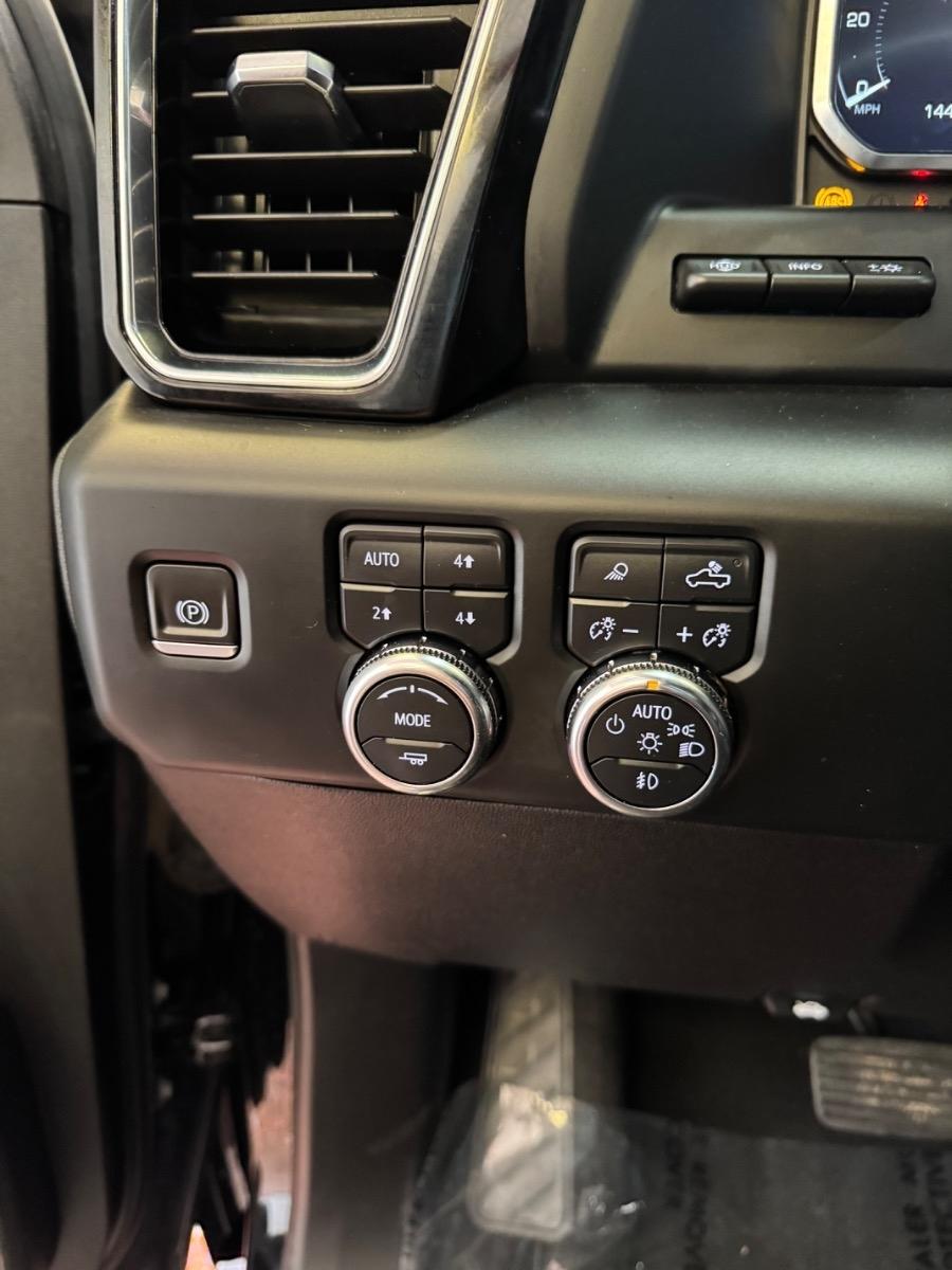 GMC Sierra 3500HD 4WD Crew Cab 172" Denali 2024