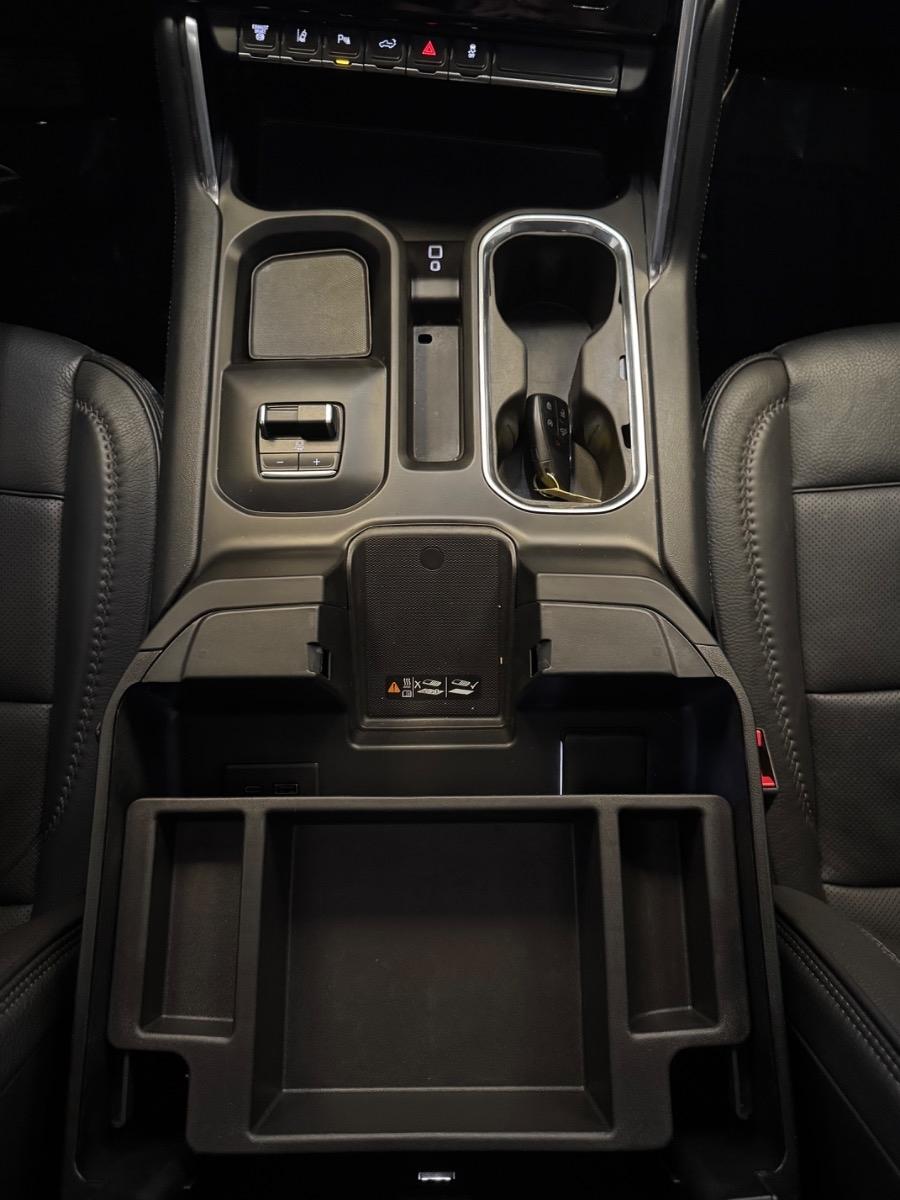 GMC Sierra 3500HD 4WD Crew Cab 172" Denali 2024