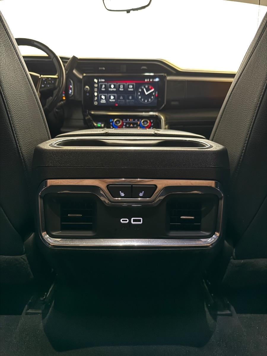 GMC Sierra 3500HD 4WD Crew Cab 172" Denali 2024