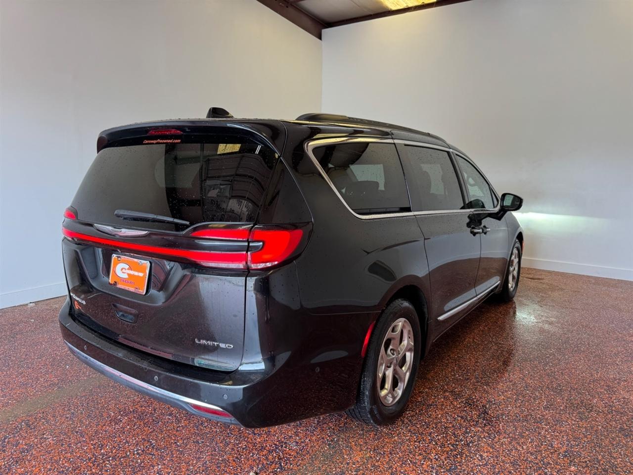 Chrysler Pacifica Limited FWD 2022