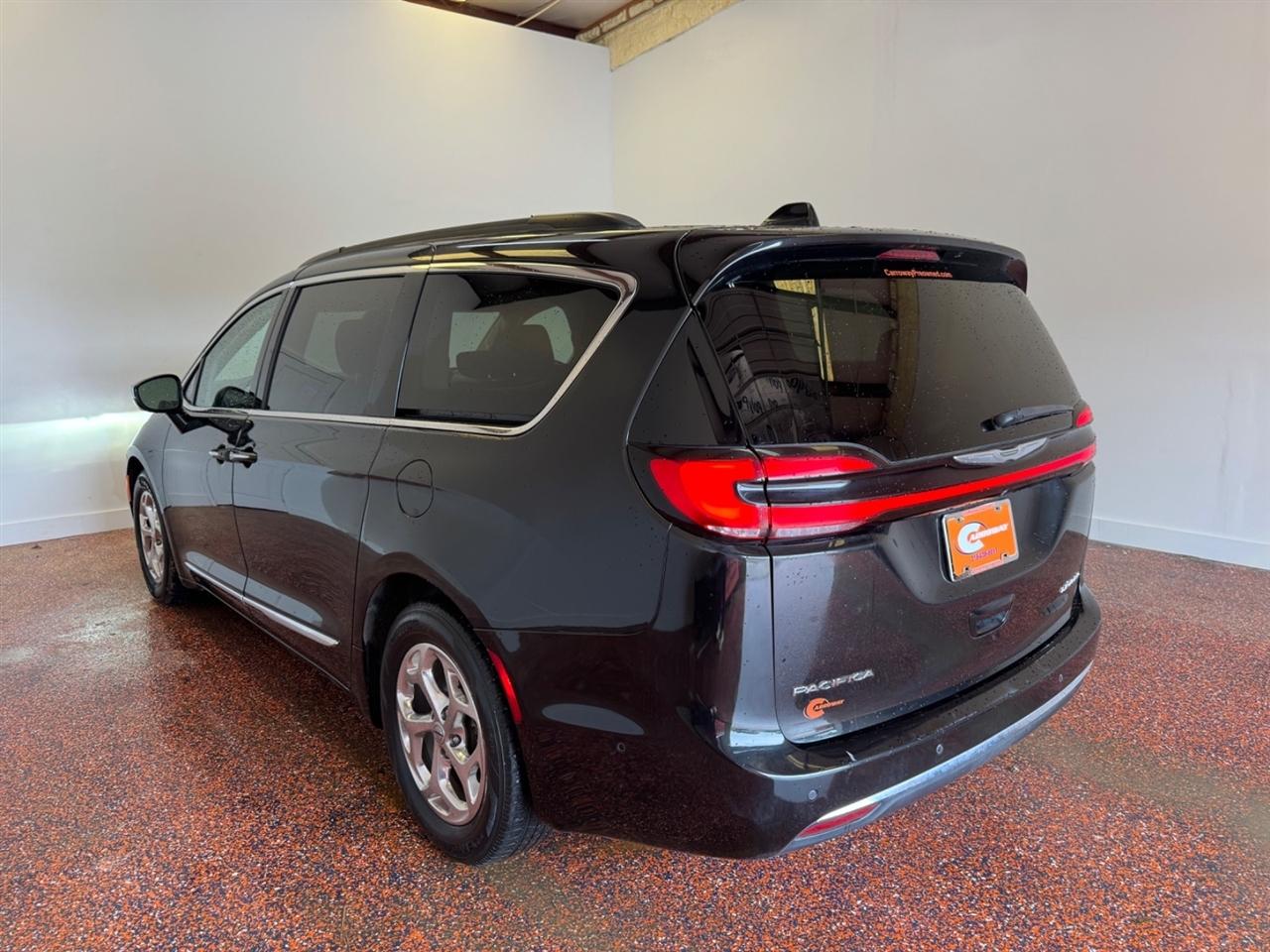 Chrysler Pacifica Limited FWD 2022