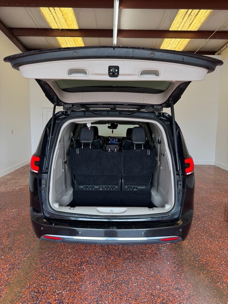 Chrysler Pacifica Limited FWD 2022