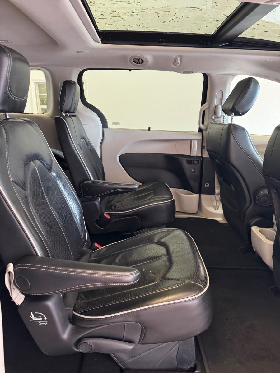 Chrysler Pacifica Limited FWD 2022