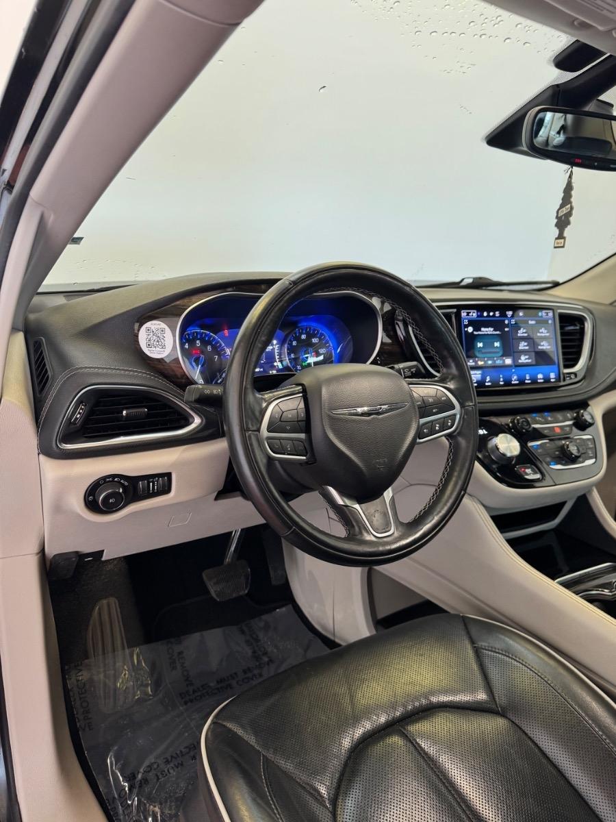 Chrysler Pacifica Limited FWD 2022