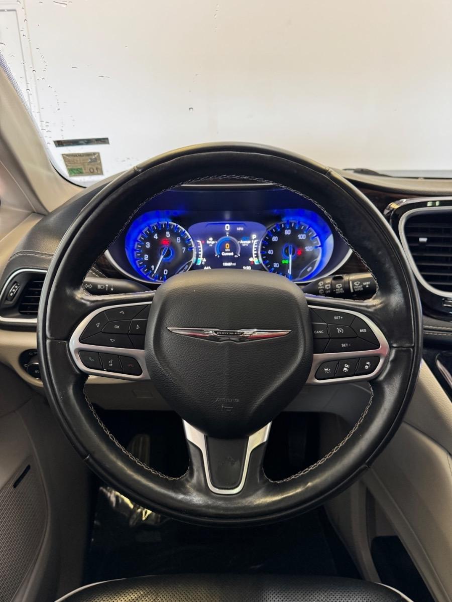 Chrysler Pacifica Limited FWD 2022