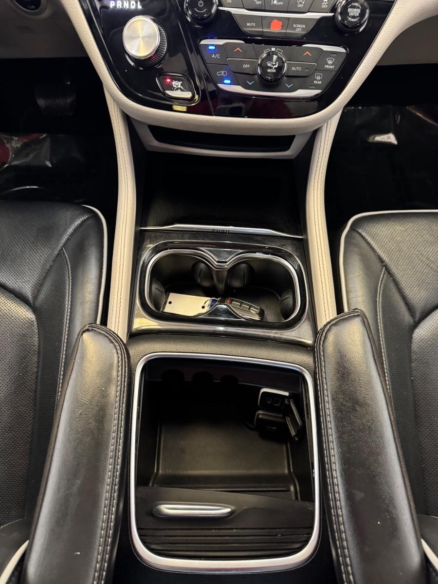 Chrysler Pacifica Limited FWD 2022