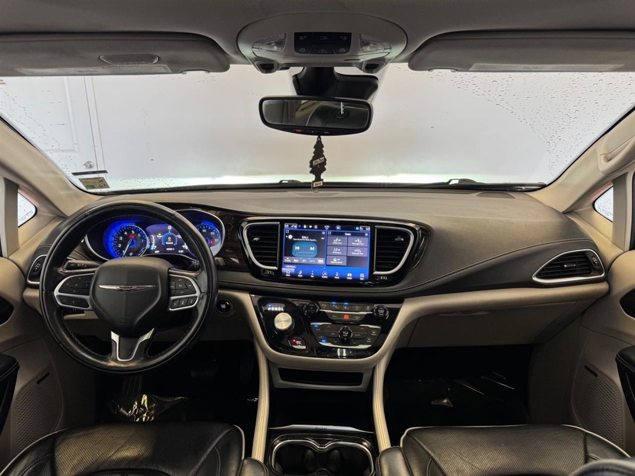 Chrysler Pacifica Limited FWD 2022