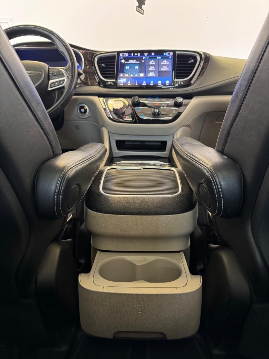 Chrysler Pacifica Limited FWD 2022