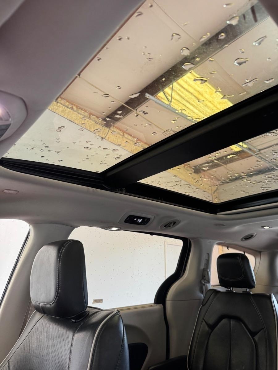Chrysler Pacifica Limited FWD 2022