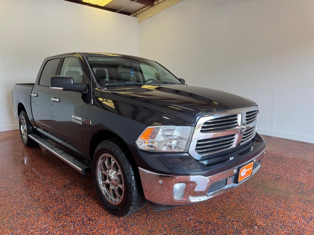 RAM 1500 Lone Star 4x2 Crew Cab 5'7" Box 2017