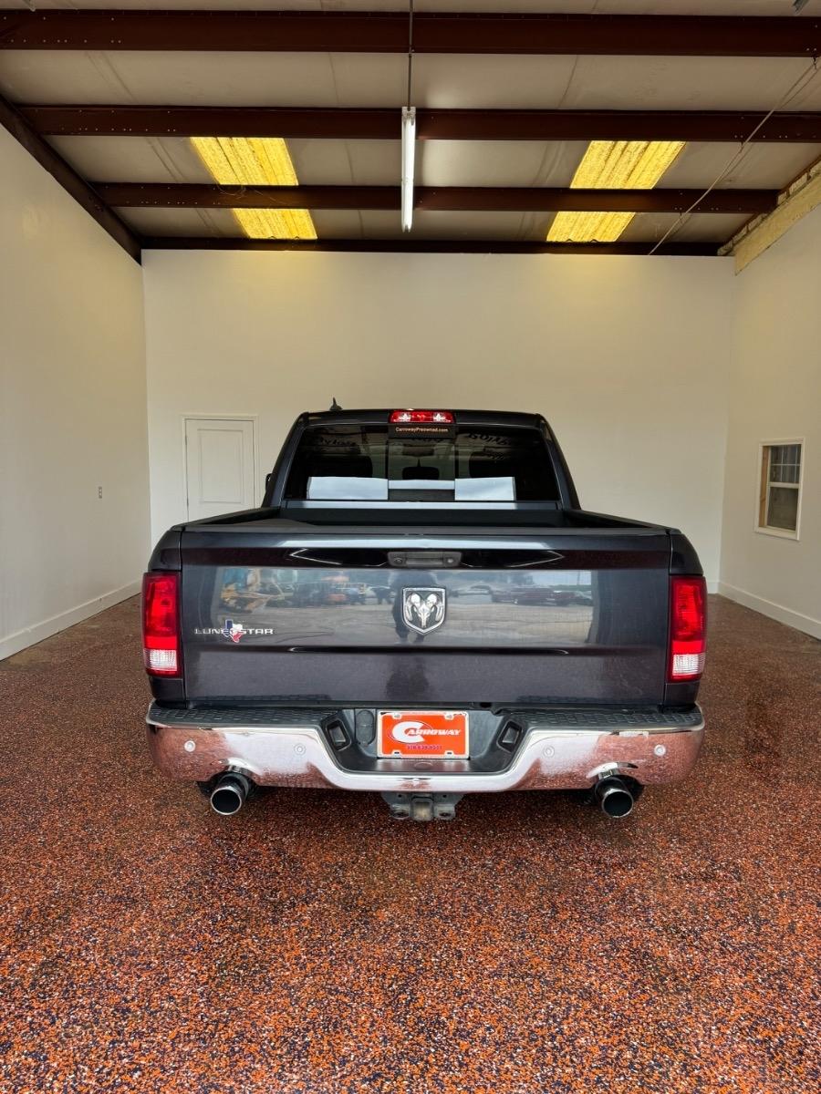 RAM 1500 Lone Star 4x2 Crew Cab 5'7" Box 2017