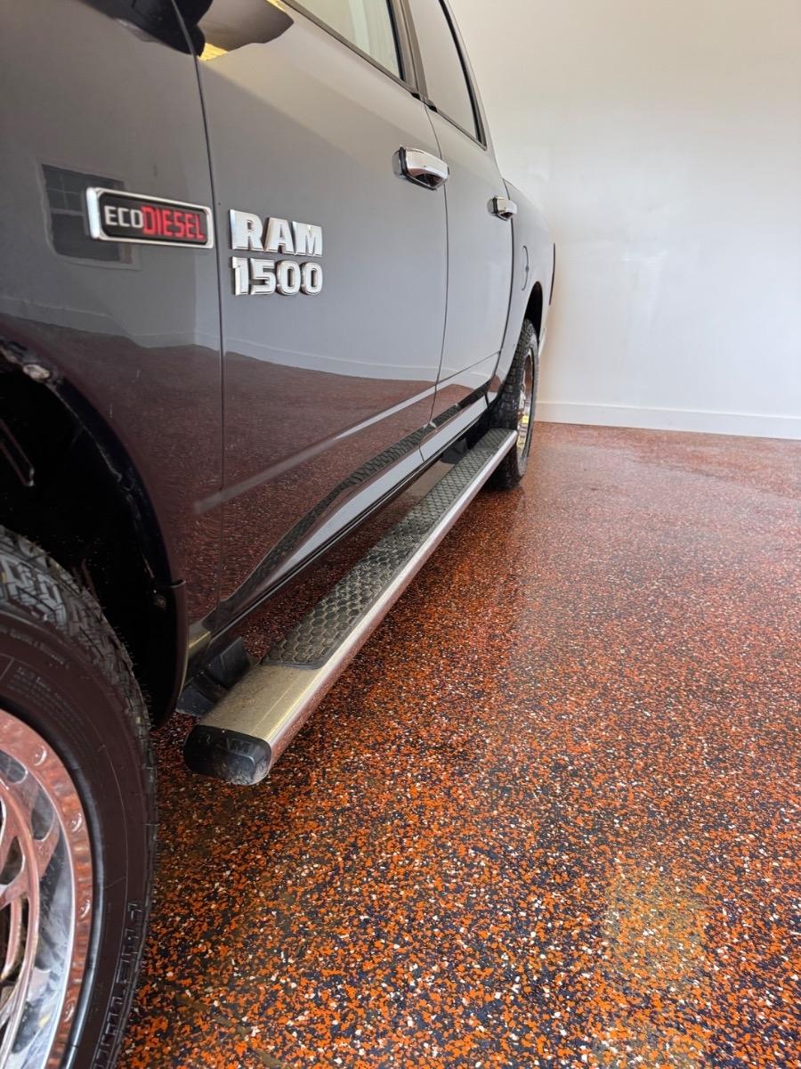 RAM 1500 Lone Star 4x2 Crew Cab 5'7" Box 2017