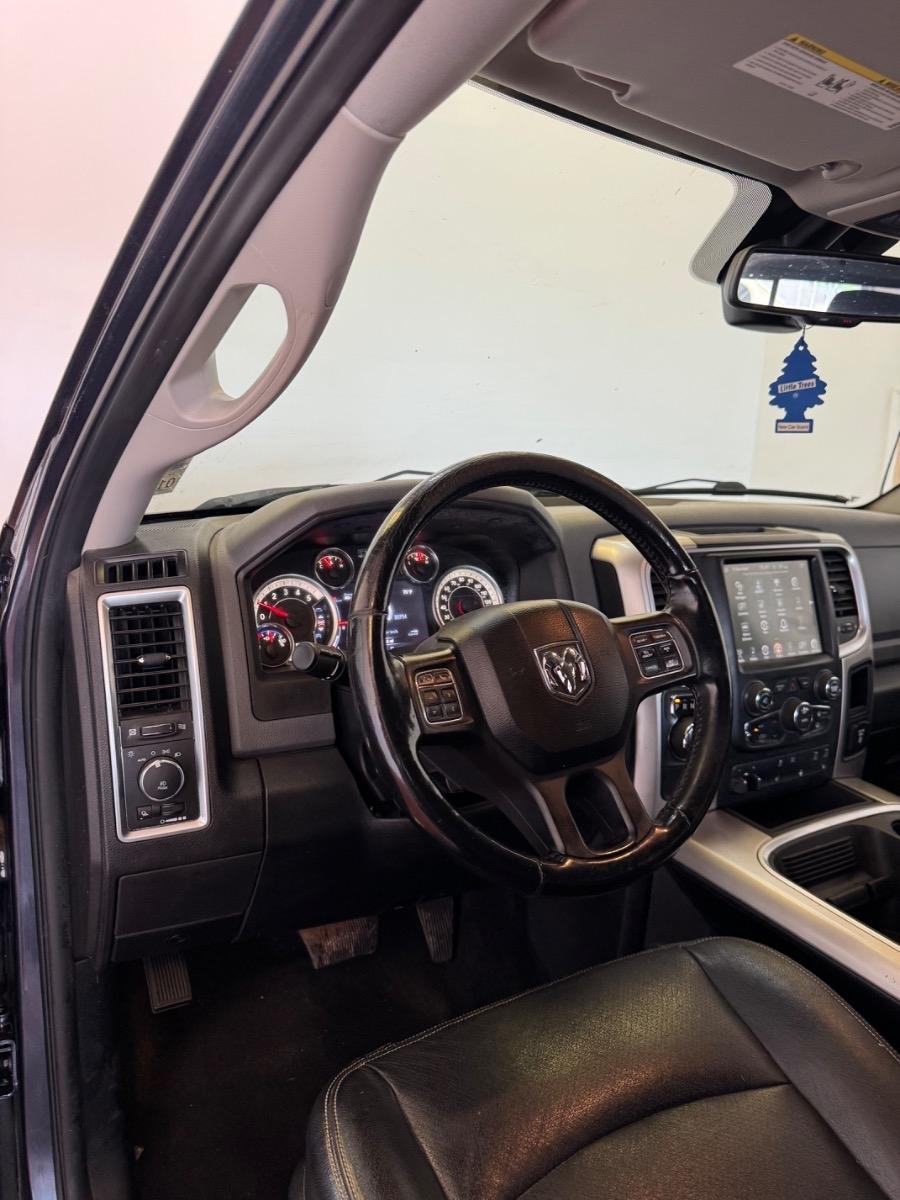 RAM 1500 Lone Star 4x2 Crew Cab 5'7" Box 2017