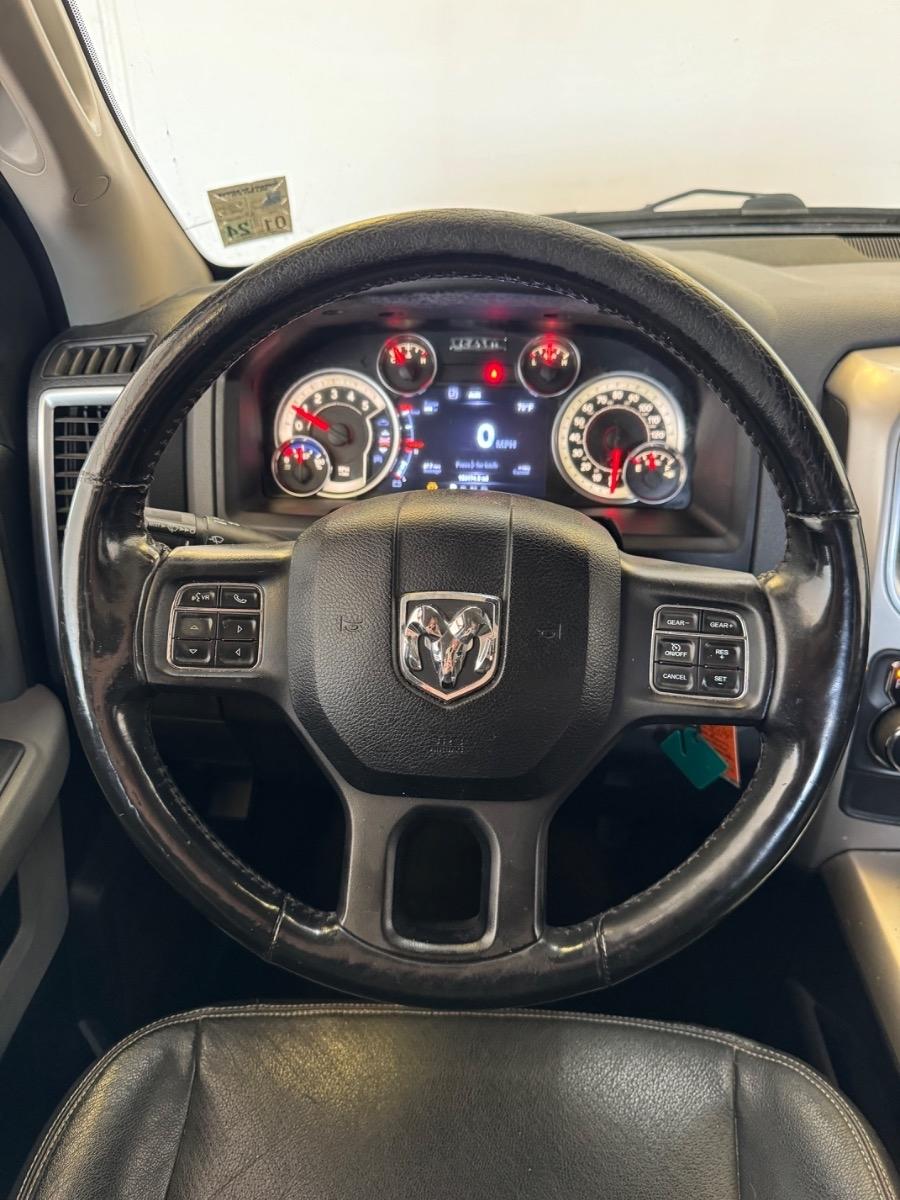 RAM 1500 Lone Star 4x2 Crew Cab 5'7" Box 2017