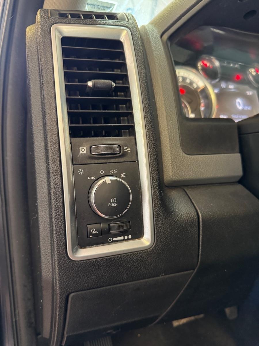 RAM 1500 Lone Star 4x2 Crew Cab 5'7" Box 2017