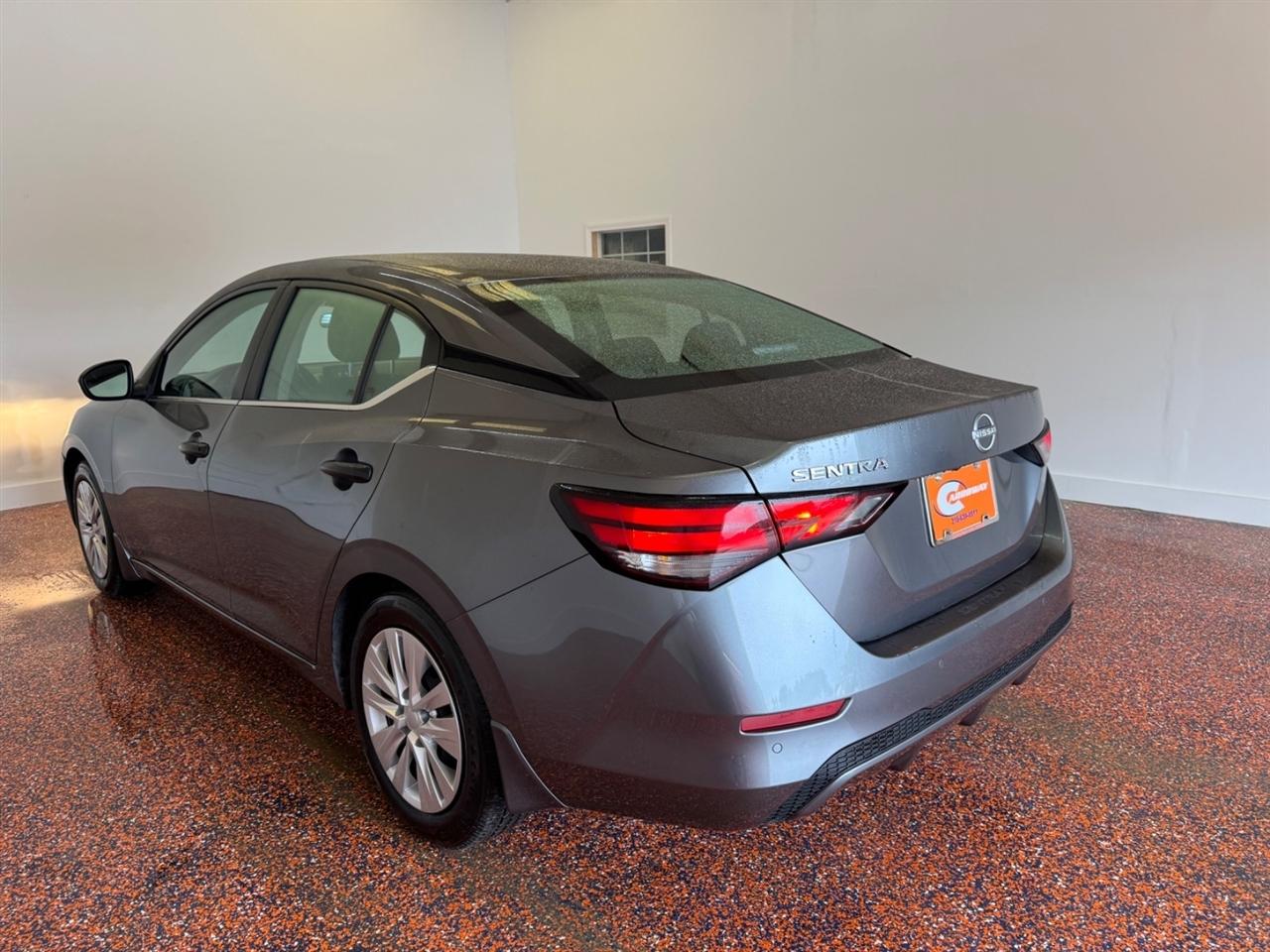 Nissan Sentra S CVT 2025