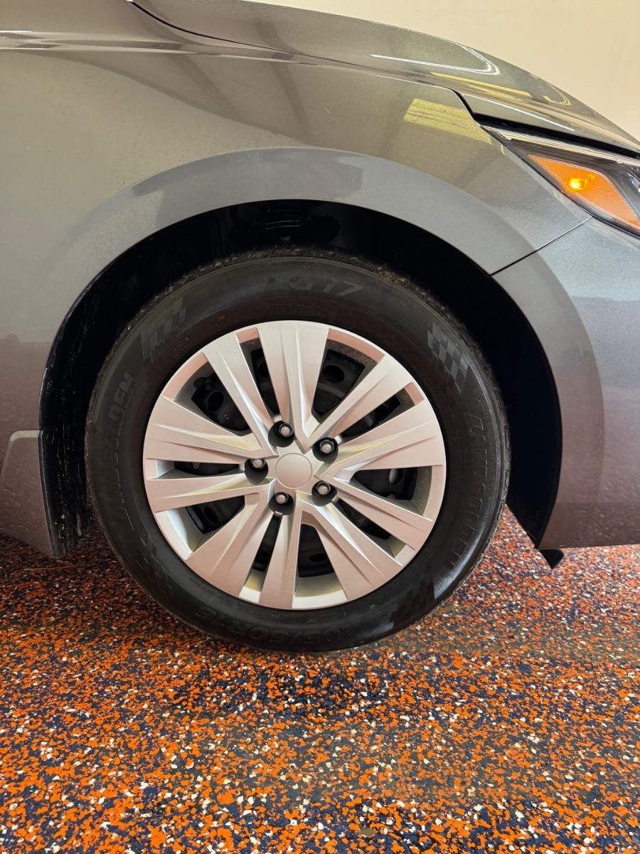 Nissan Sentra S CVT 2025