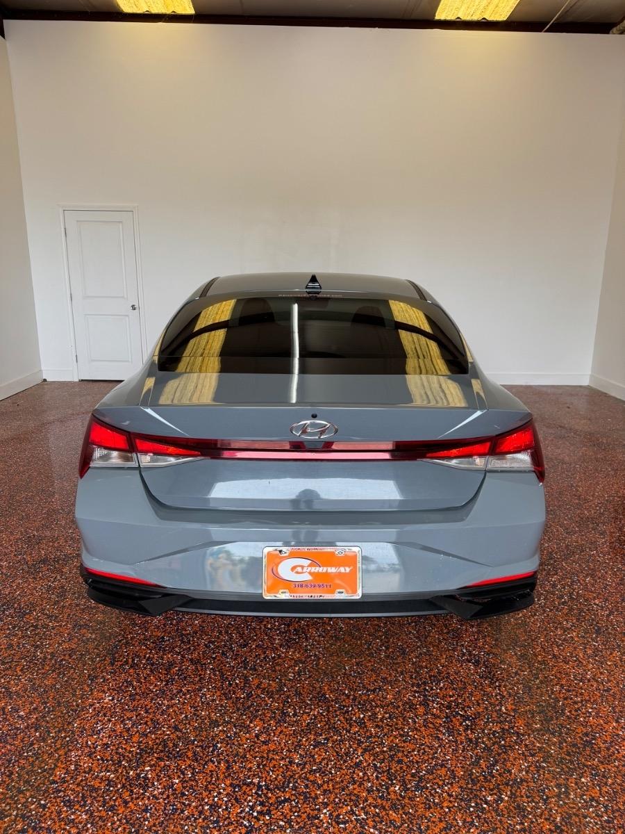Hyundai Elantra SE IVT 2023