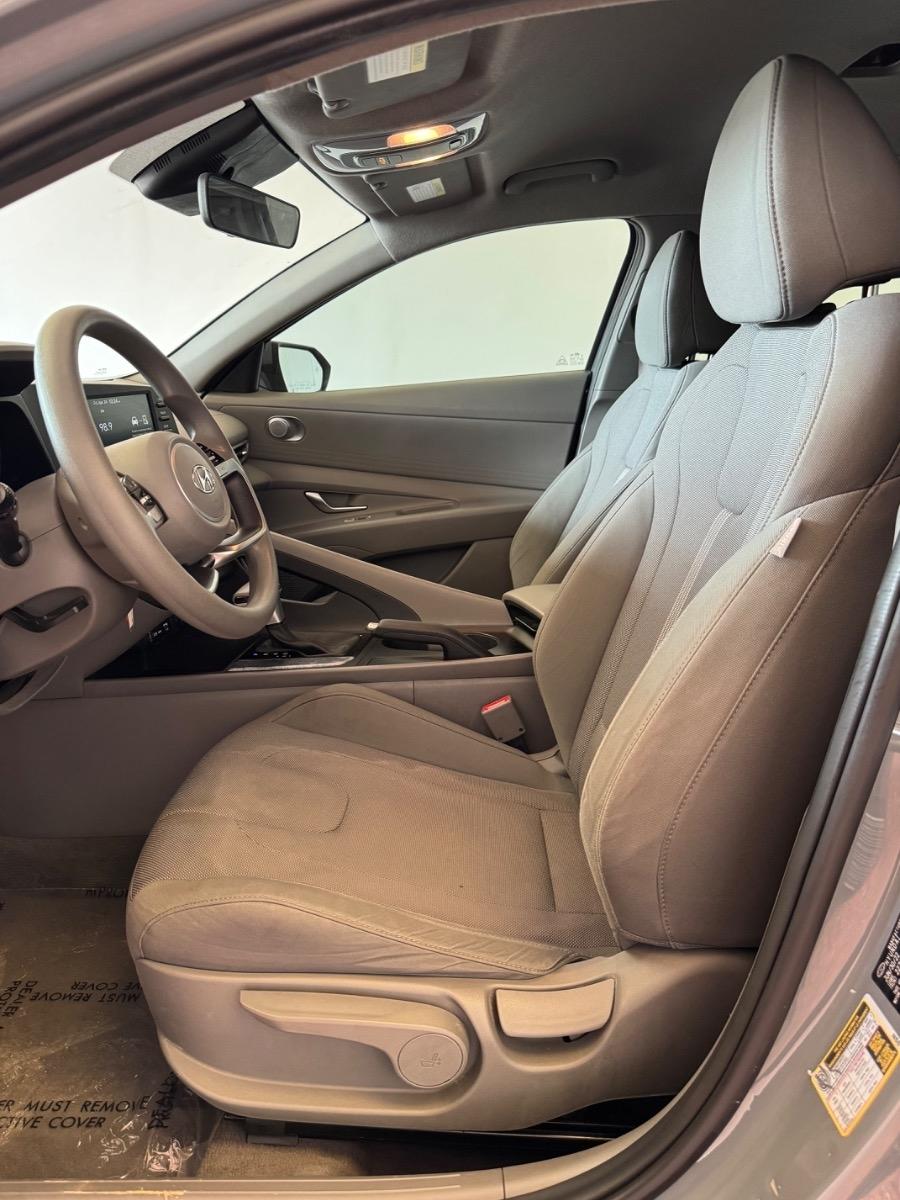 Hyundai Elantra SE IVT 2023
