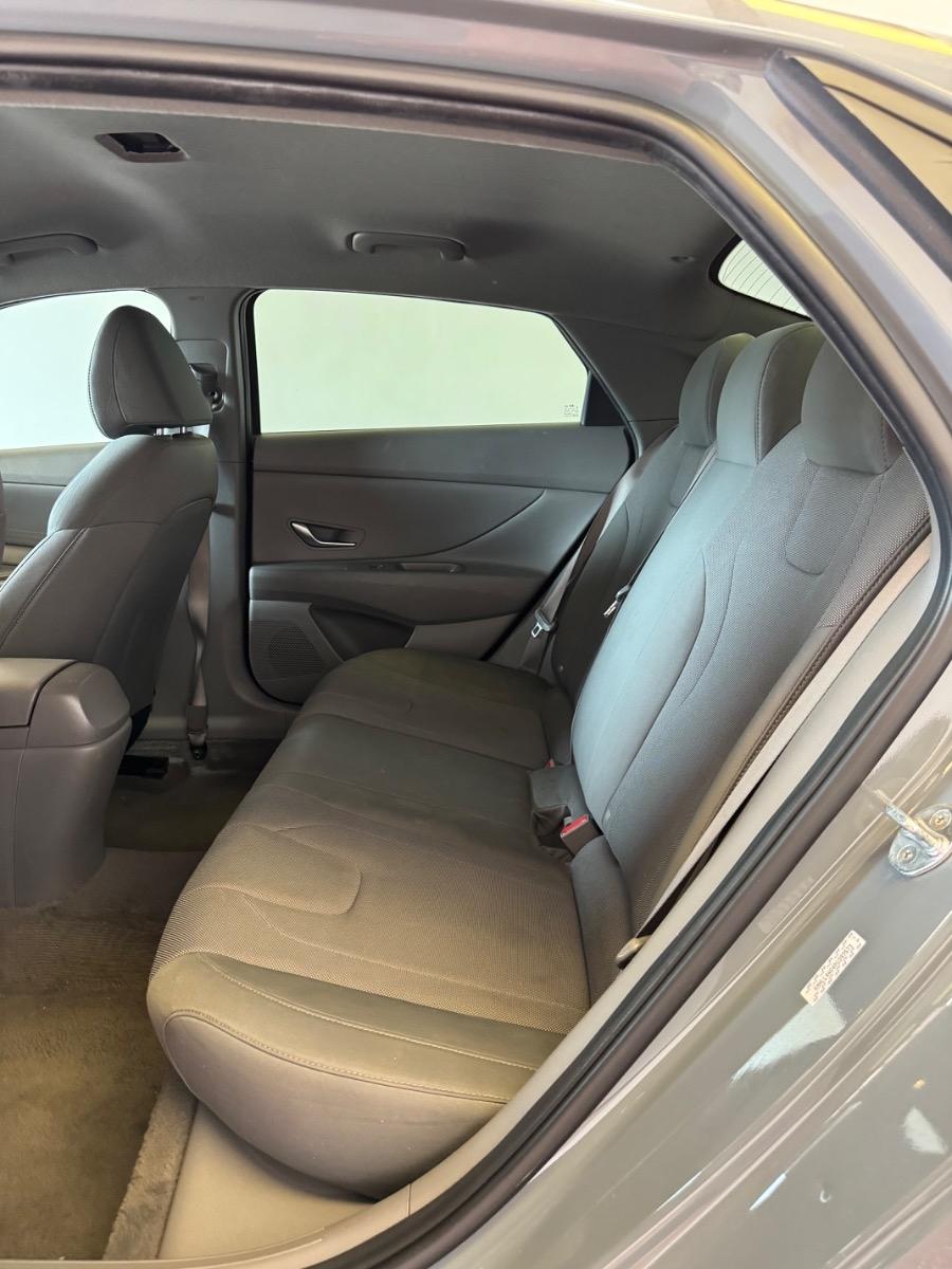 Hyundai Elantra SE IVT 2023
