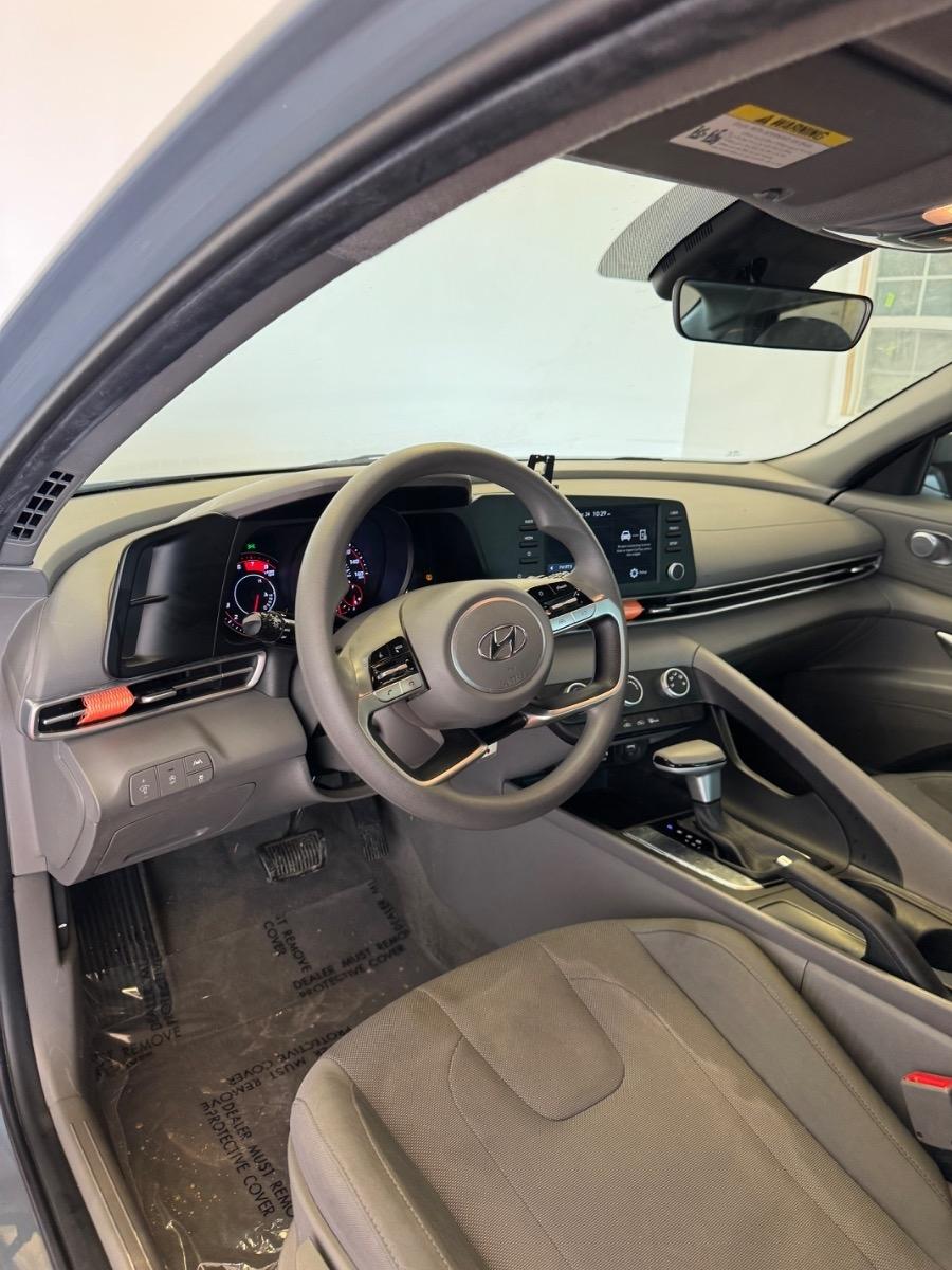 Hyundai Elantra SE IVT 2023