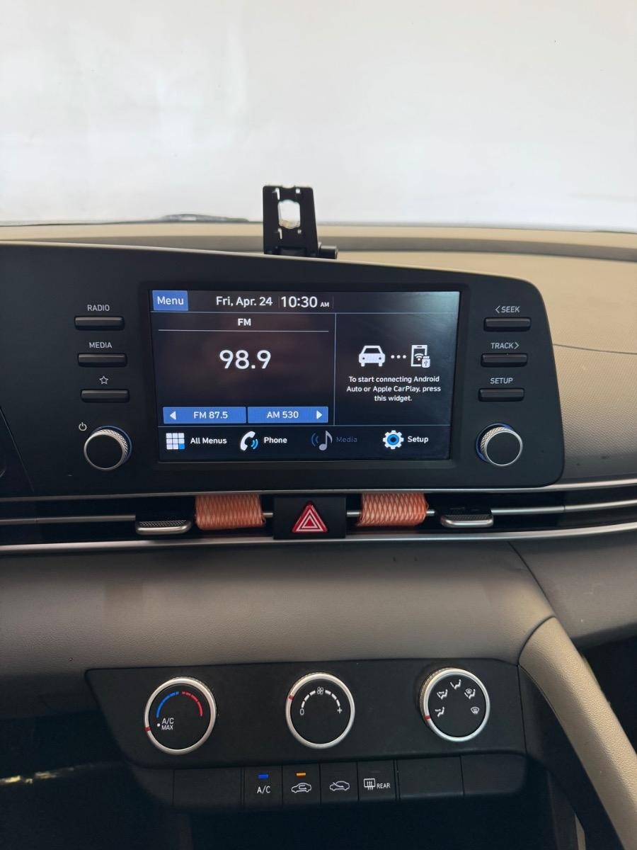 Hyundai Elantra SE IVT 2023