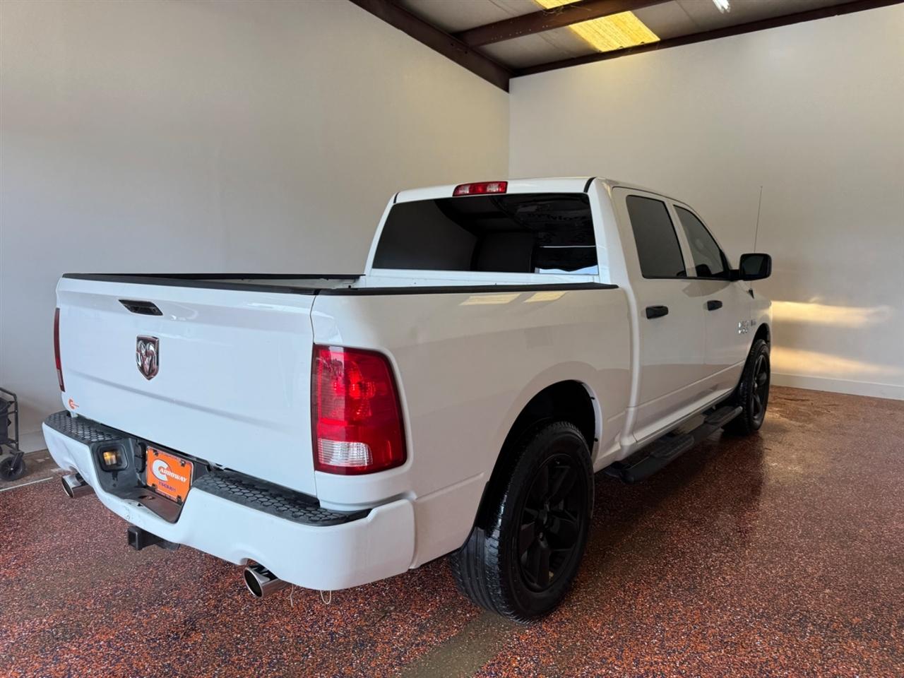 RAM 1500 2WD Crew Cab 140.5" Tradesman 2016