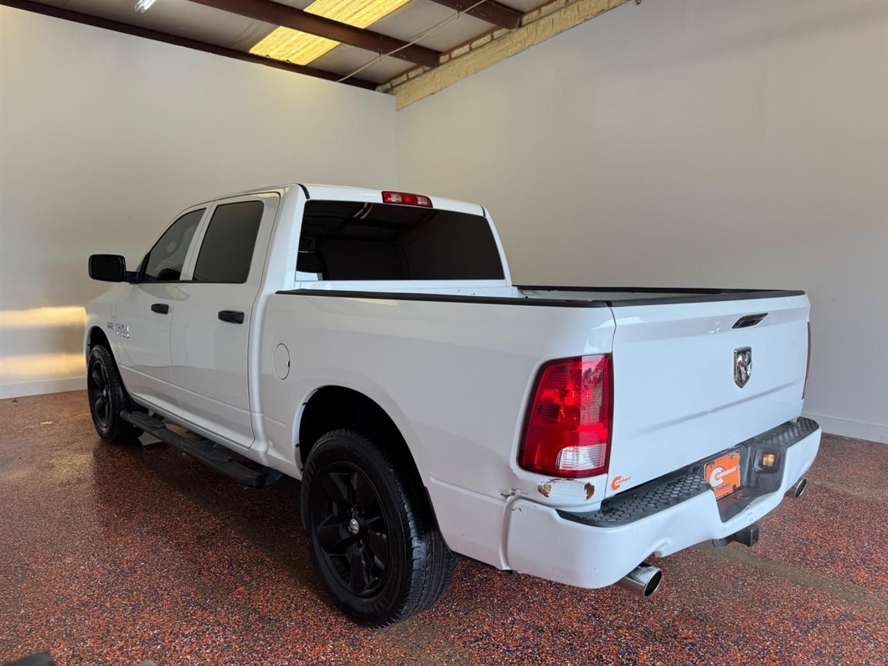 RAM 1500 2WD Crew Cab 140.5" Tradesman 2016