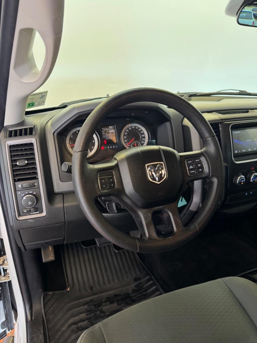 RAM 1500 2WD Crew Cab 140.5" Tradesman 2016