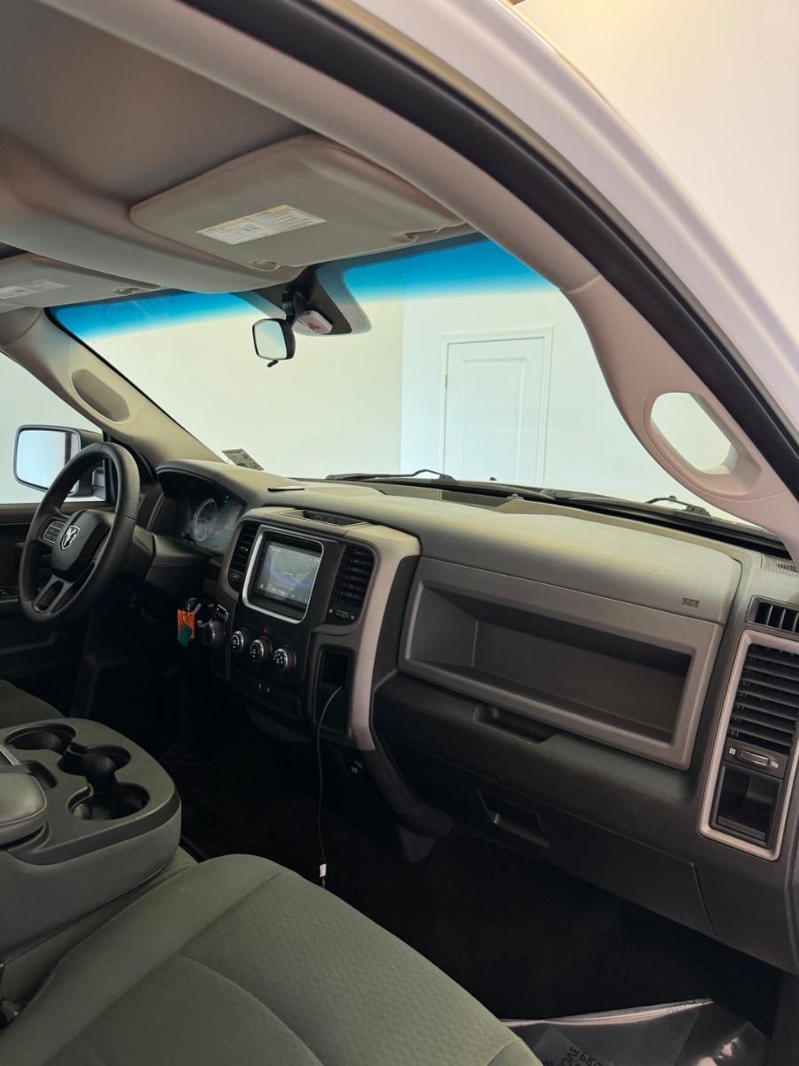 RAM 1500 2WD Crew Cab 140.5" Tradesman 2016