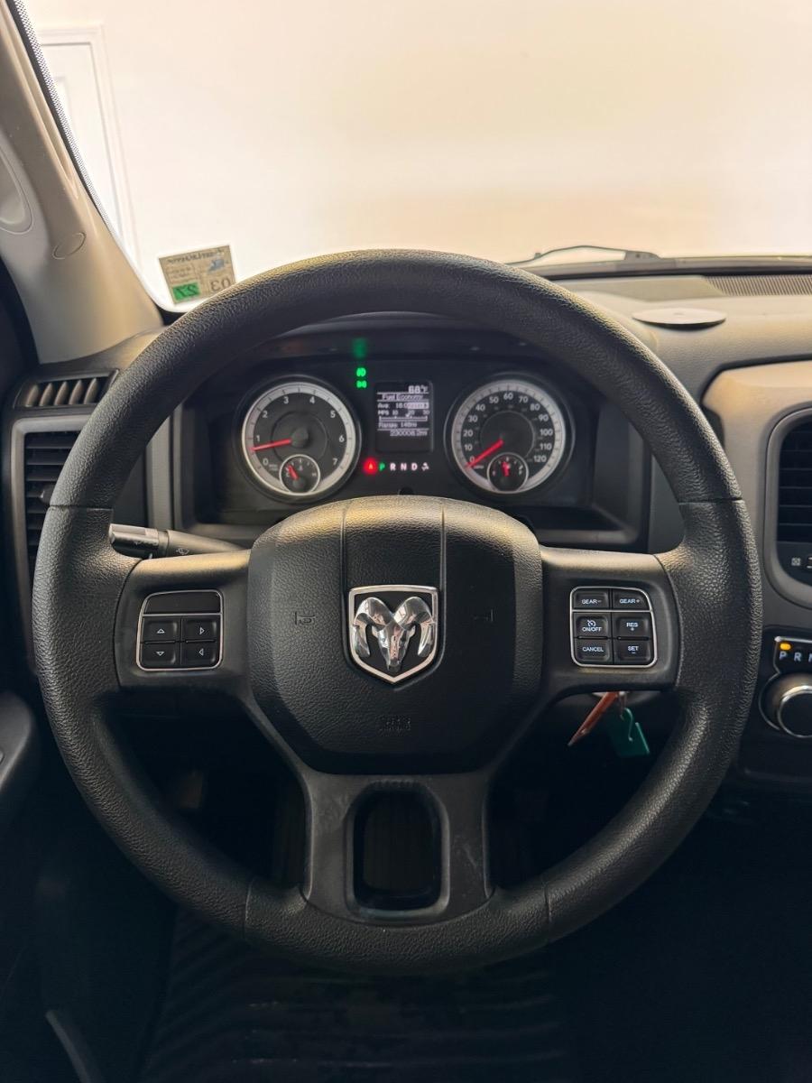 RAM 1500 2WD Crew Cab 140.5" Tradesman 2016