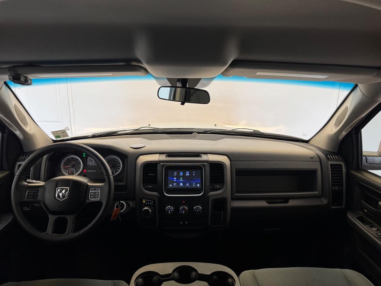 RAM 1500 2WD Crew Cab 140.5" Tradesman 2016