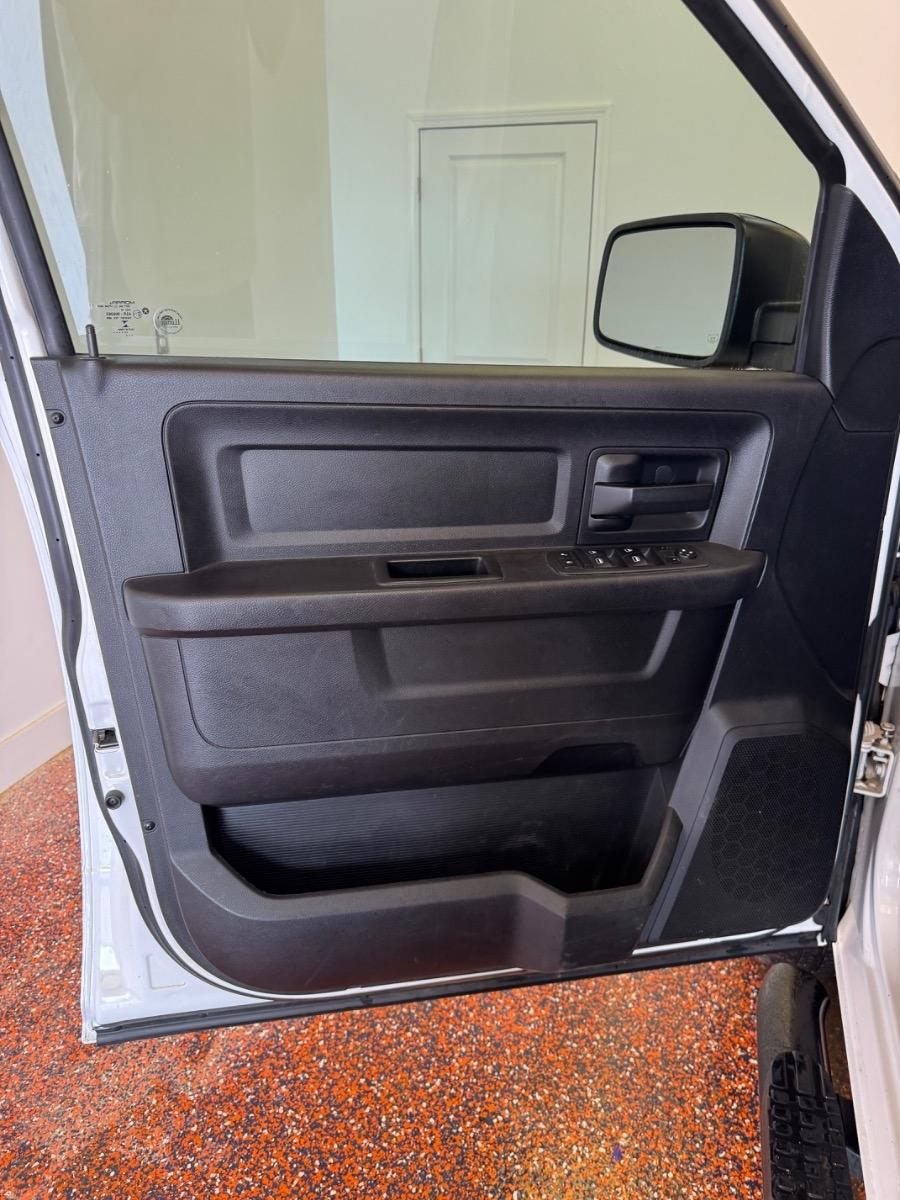 RAM 1500 2WD Crew Cab 140.5" Tradesman 2016