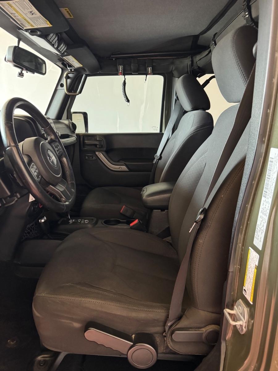Jeep Wrangler Unlimited 4WD 4dr Sport 2015