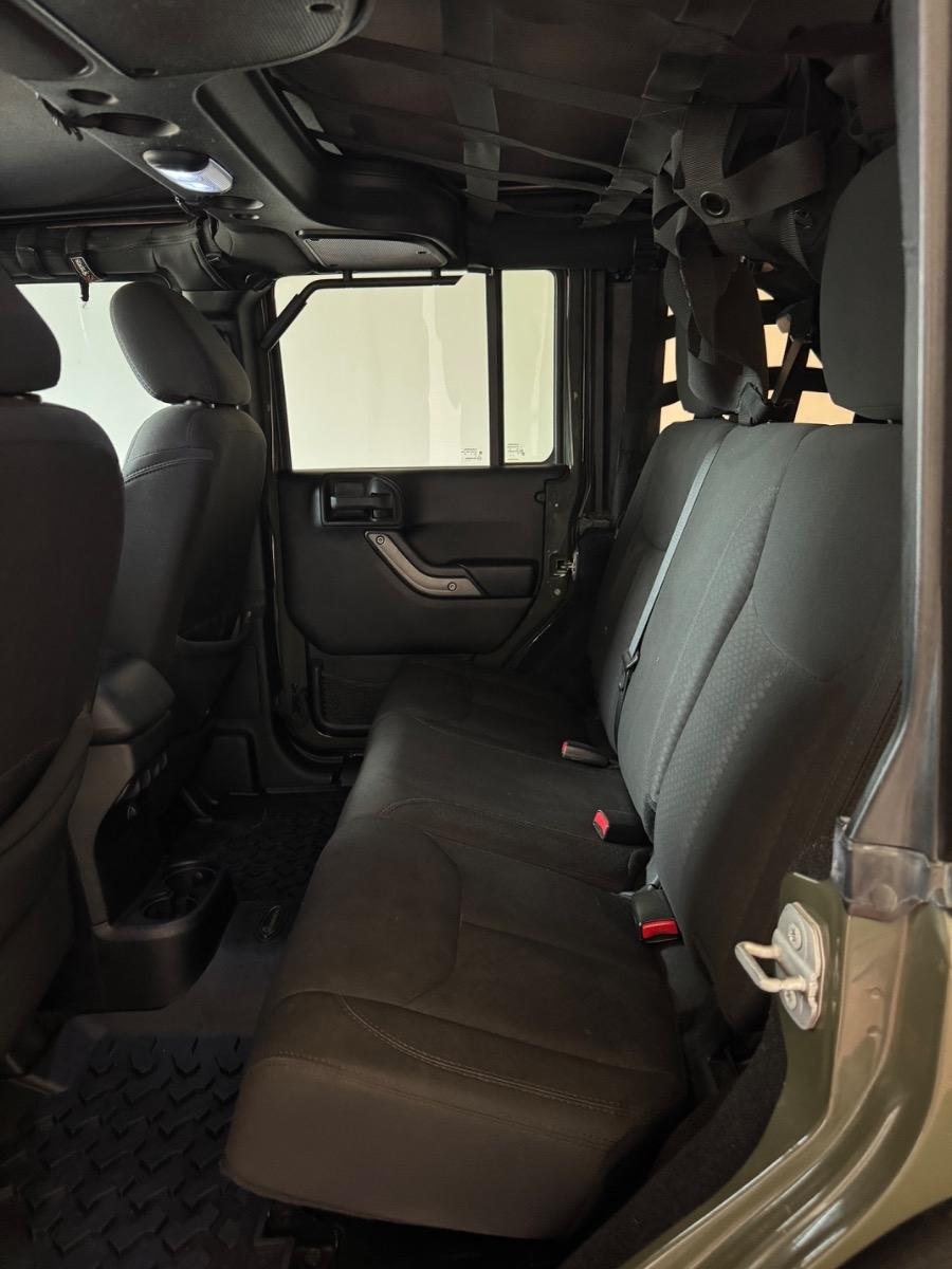 Jeep Wrangler Unlimited 4WD 4dr Sport 2015