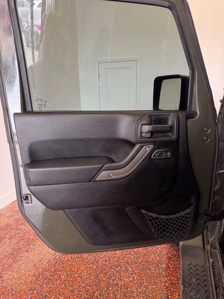 Jeep Wrangler Unlimited 4WD 4dr Sport 2015