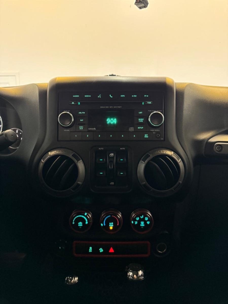 Jeep Wrangler Unlimited 4WD 4dr Sport 2015