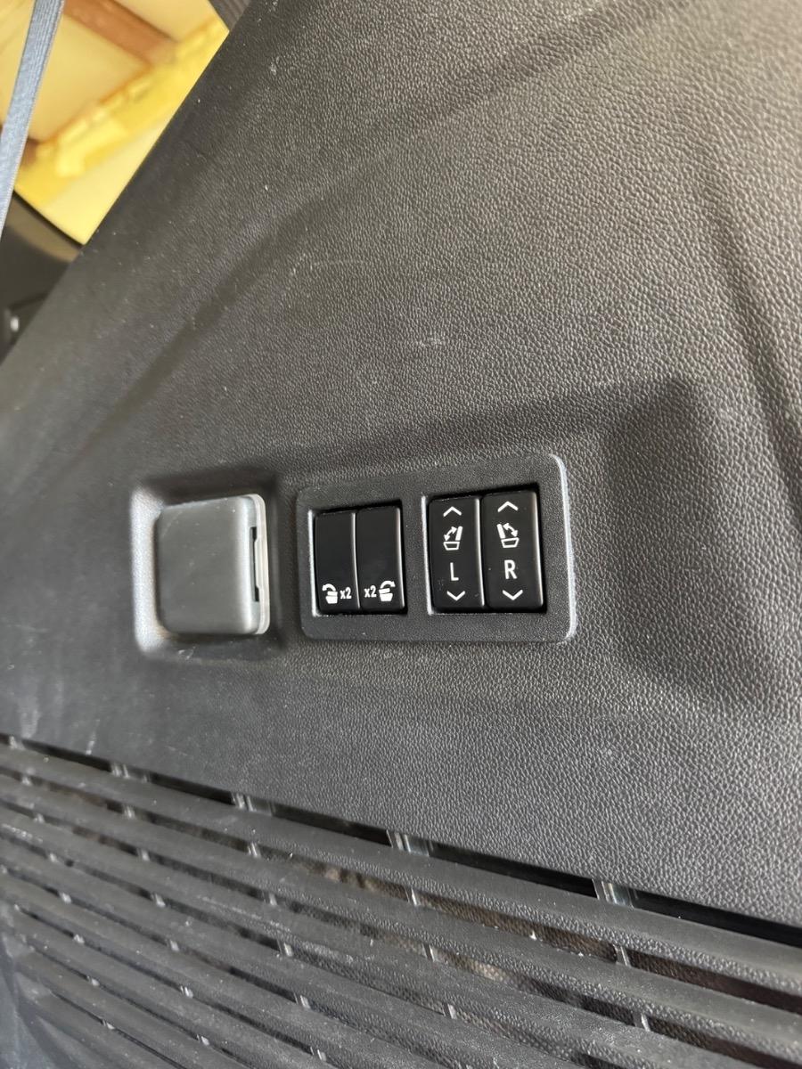 Chevrolet Tahoe 2WD 4dr LT 2021