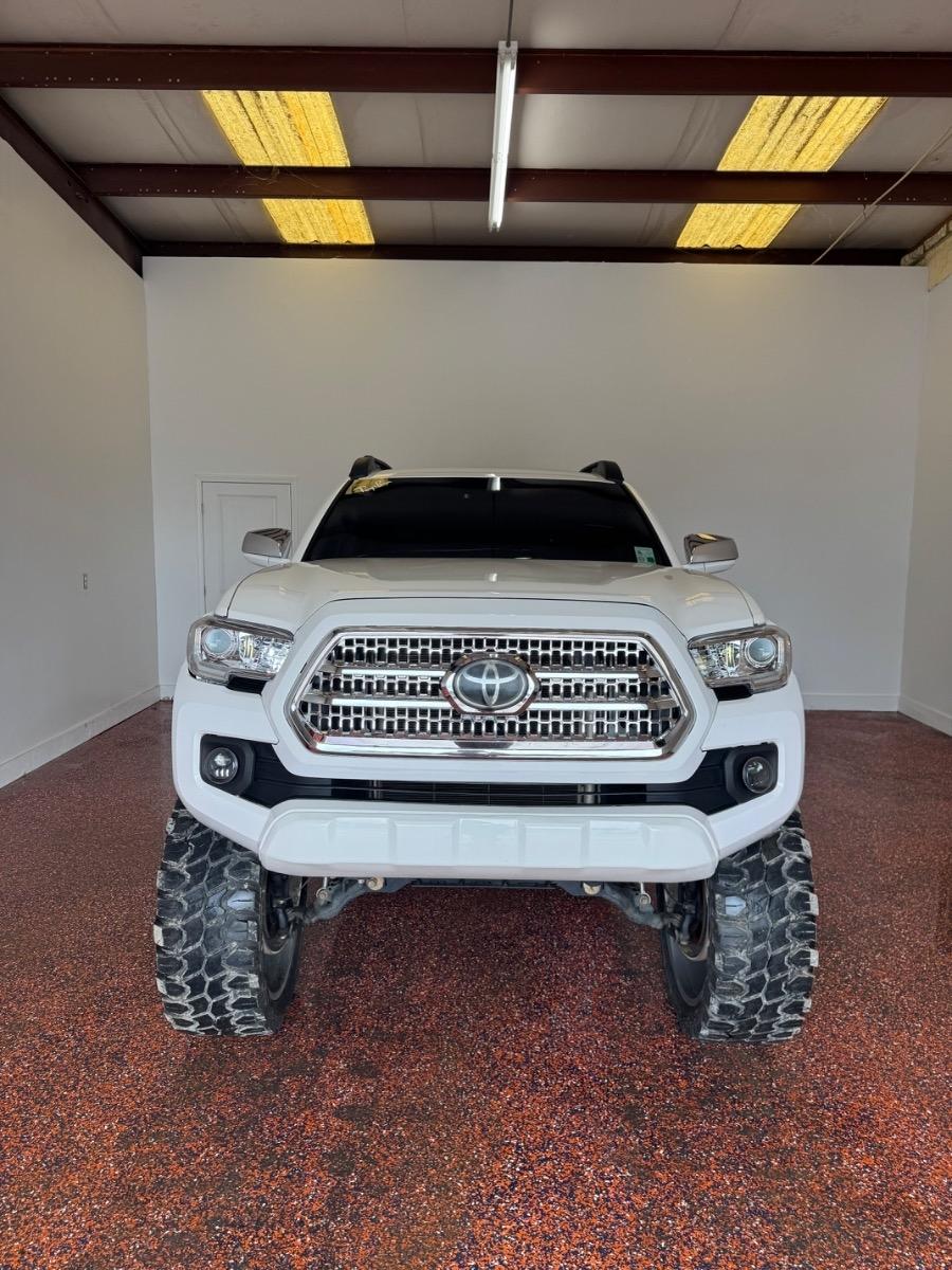 Toyota Tacoma 2WD SR Double Cab 5' Bed I4 AT (Natl) 2022