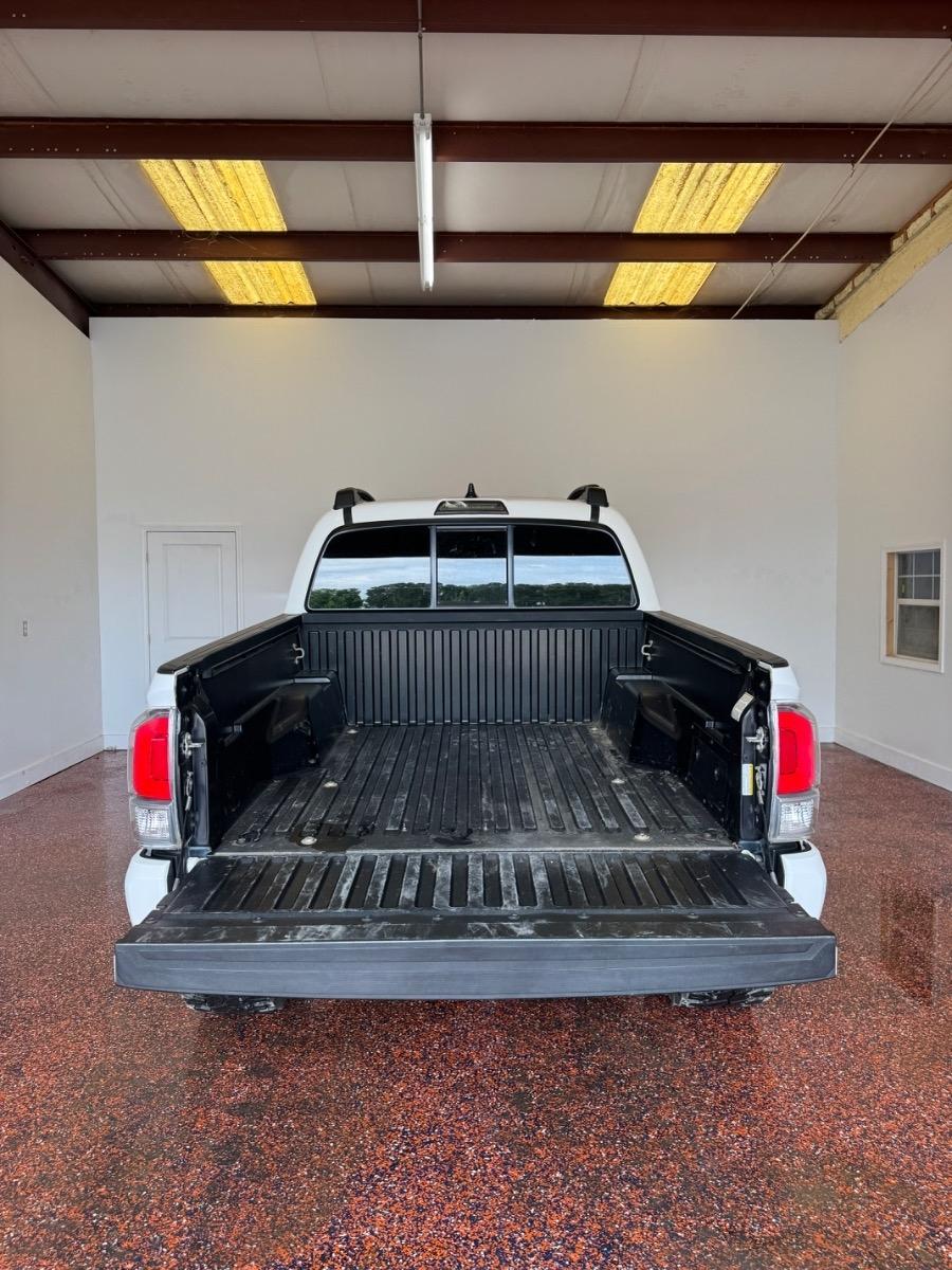 Toyota Tacoma 2WD SR Double Cab 5' Bed I4 AT (Natl) 2022