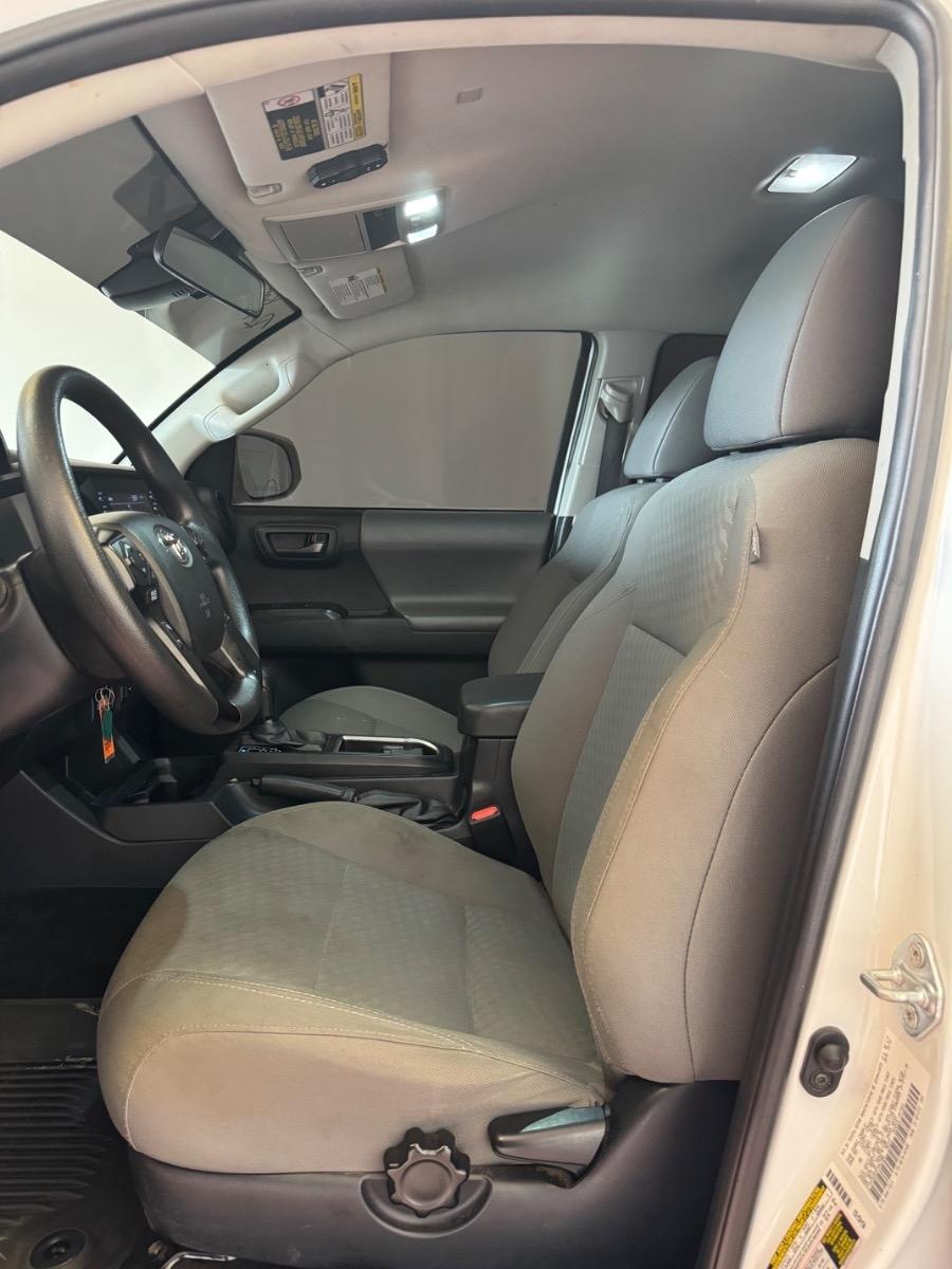 Toyota Tacoma 2WD SR Double Cab 5' Bed I4 AT (Natl) 2022