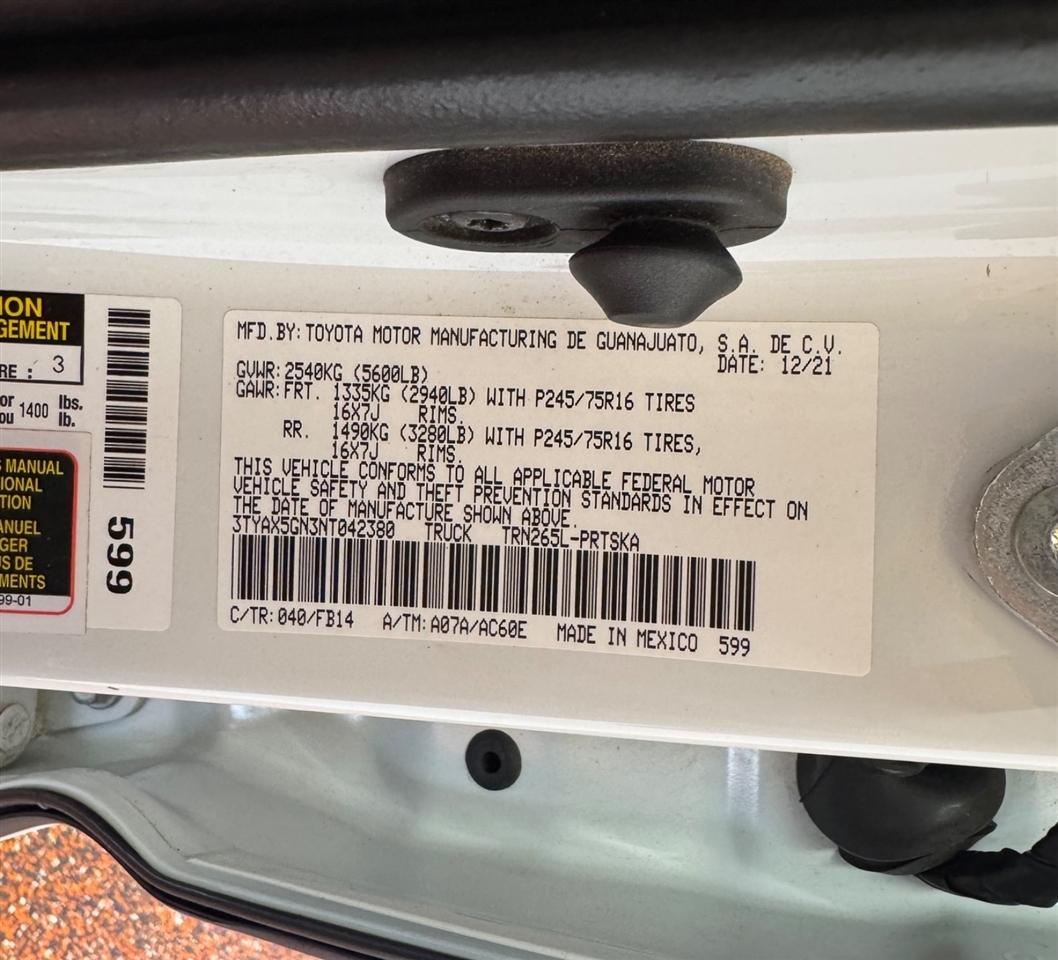 Toyota Tacoma 2WD SR Double Cab 5' Bed I4 AT (Natl) 2022