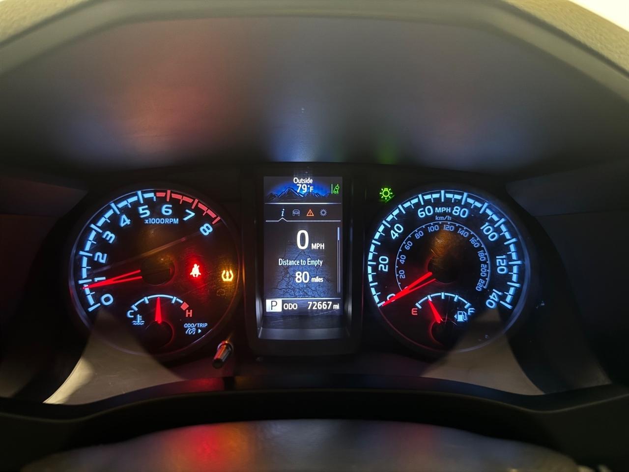 Toyota Tacoma 2WD SR Double Cab 5' Bed I4 AT (Natl) 2022